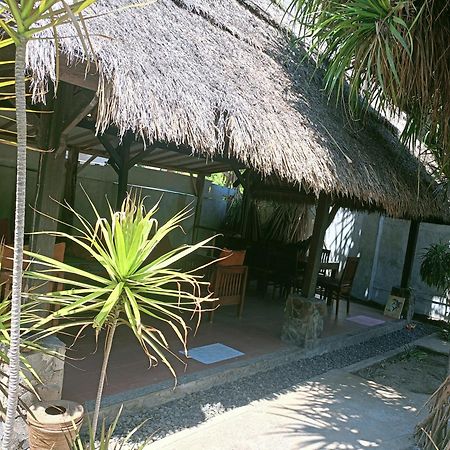 Отель Gili Hideaway Гили Траванган Экстерьер фото