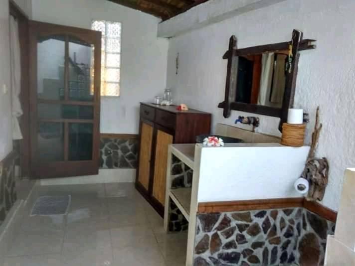 Отель Gili Hideaway Гили Траванган Экстерьер фото