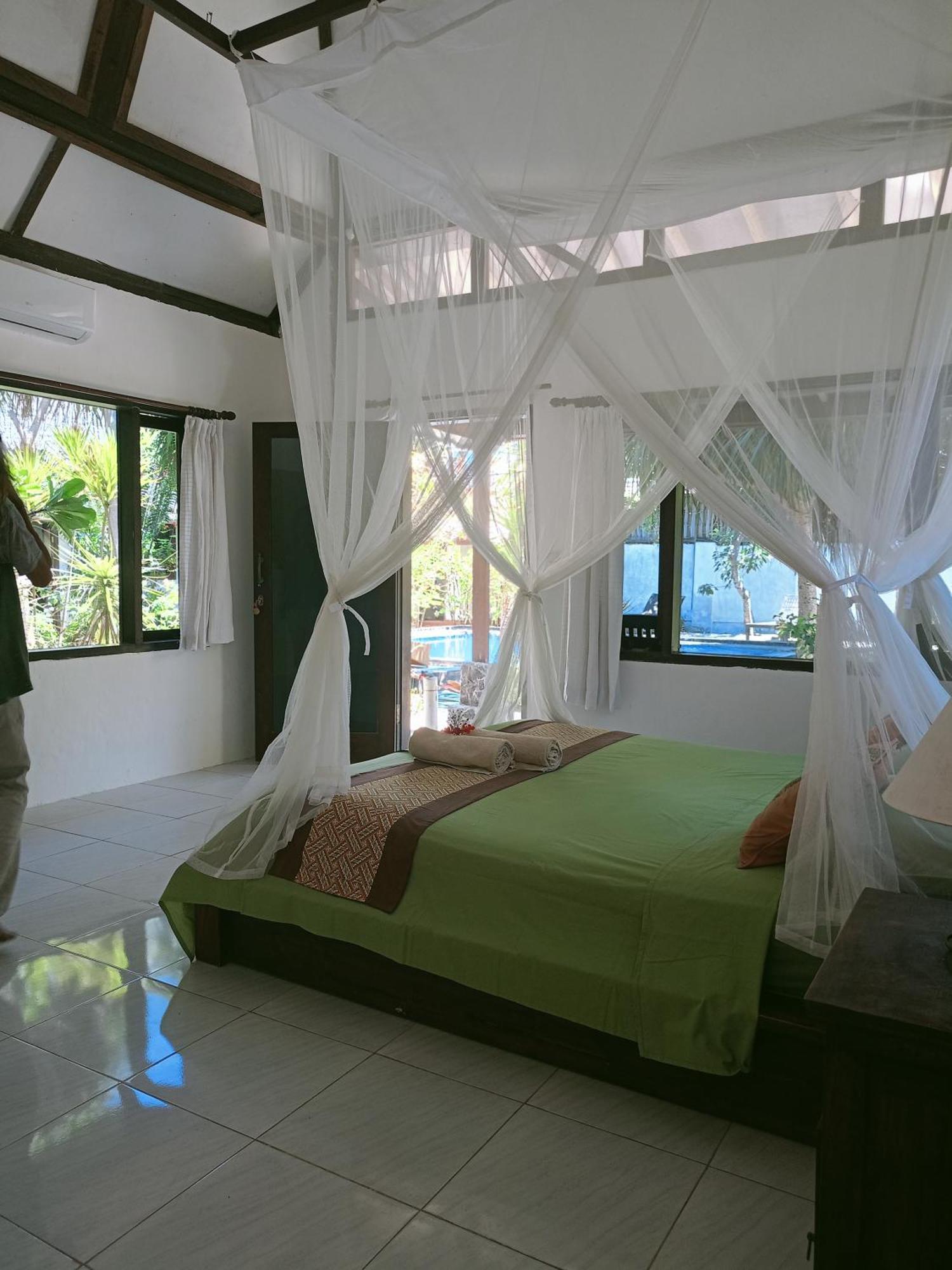 Отель Gili Hideaway Гили Траванган Экстерьер фото