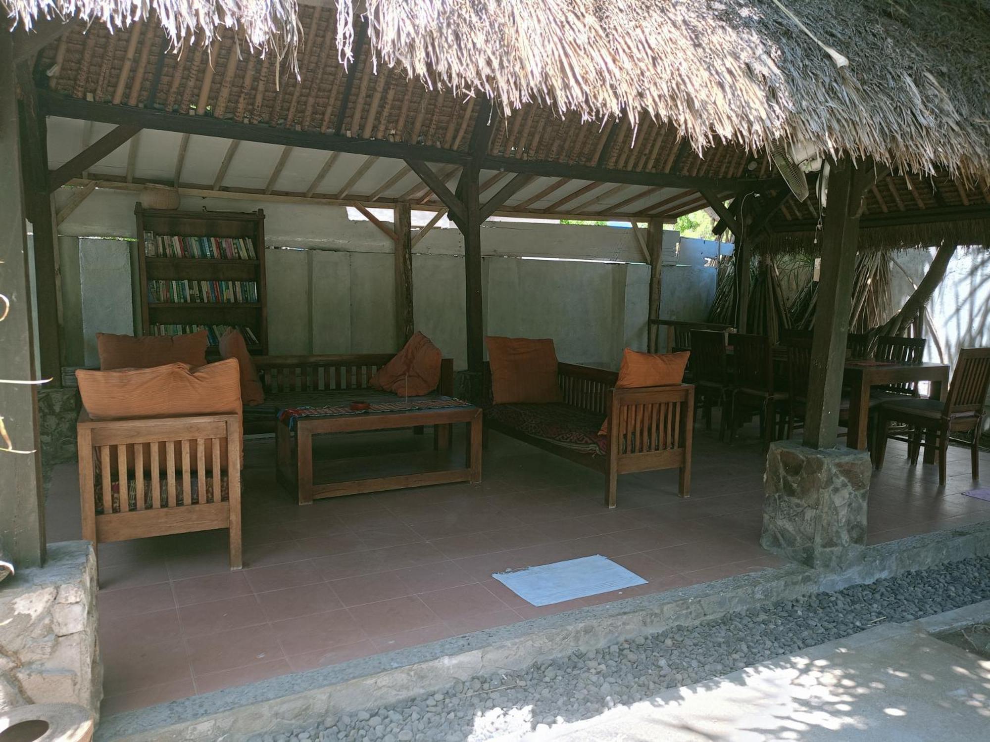 Отель Gili Hideaway Гили Траванган Экстерьер фото